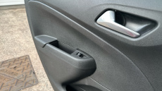 Vauxhall Crossland 1.2 Design 5dr Petrol Hatchback